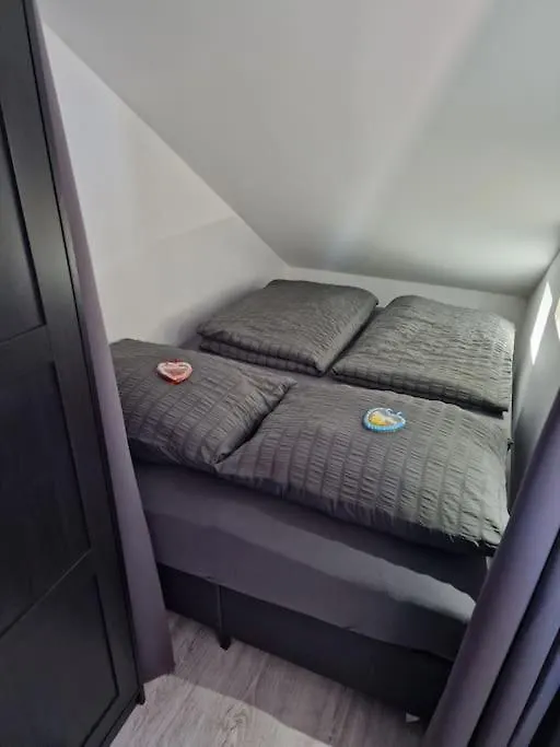 1,5 Zimmer Ferienwohnung Apartment In Ruhiger Lage Stadtnah Neu In Brunnthal