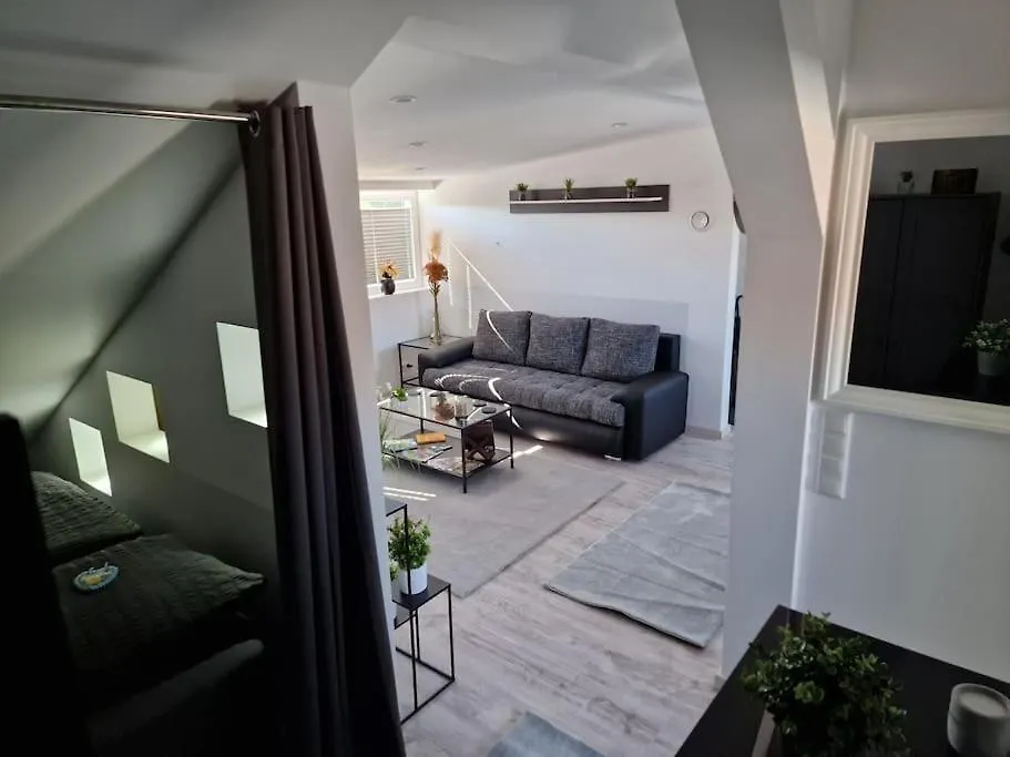 1,5 Zimmer Ferienwohnung Apartment In Ruhiger Lage Stadtnah Neu In Brunnthal 0*,  Germany