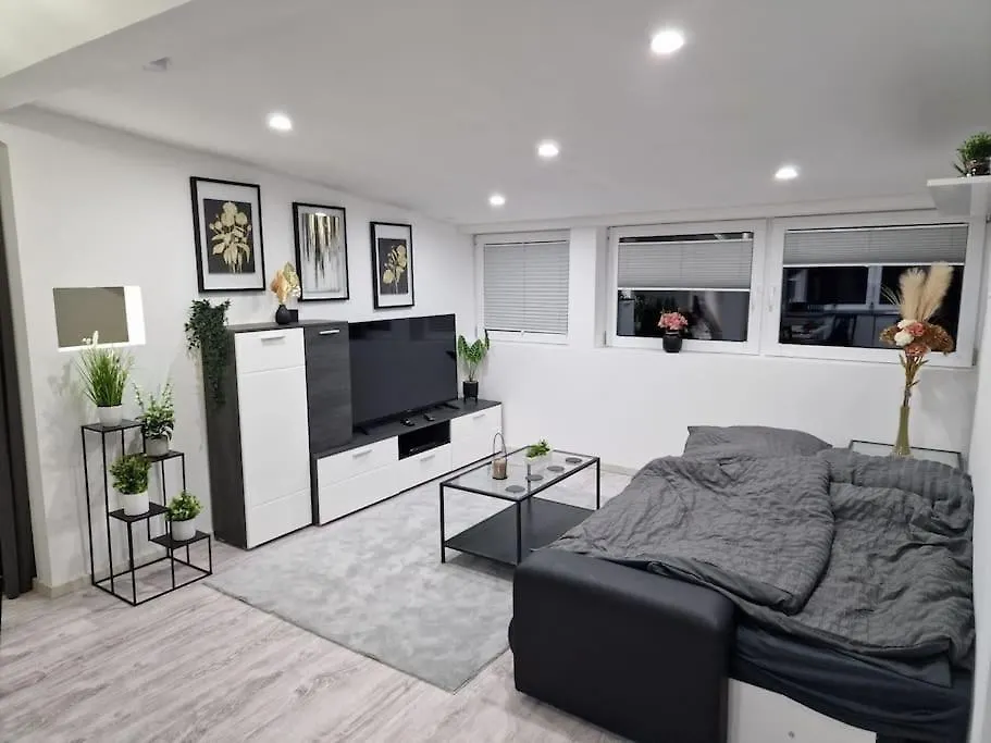 1,5 Zimmer Ferienwohnung Apartment In Ruhiger Lage Stadtnah Neu In Brunnthal