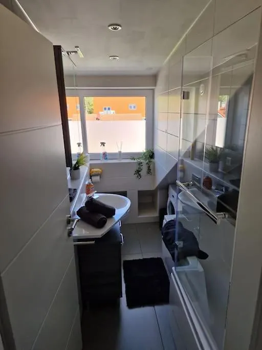 1,5 Zimmer Ferienwohnung Apartment In Ruhiger Lage Stadtnah Neu In Brunnthal