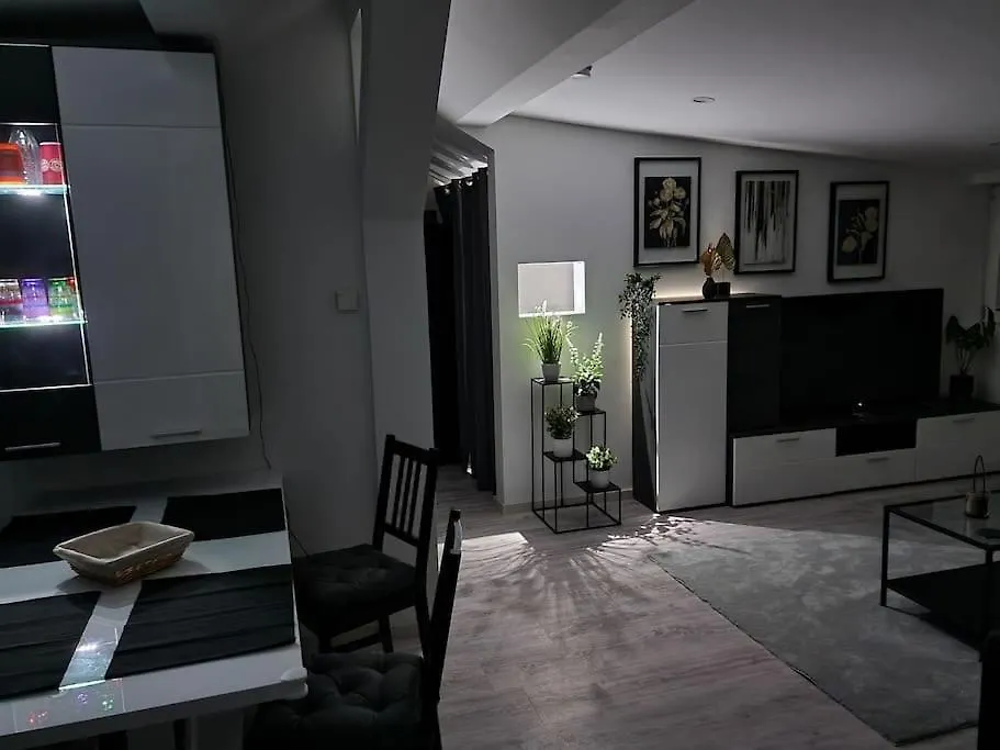 1,5 Zimmer Ferienwohnung Apartment In Ruhiger Lage Stadtnah Neu In Brunnthal