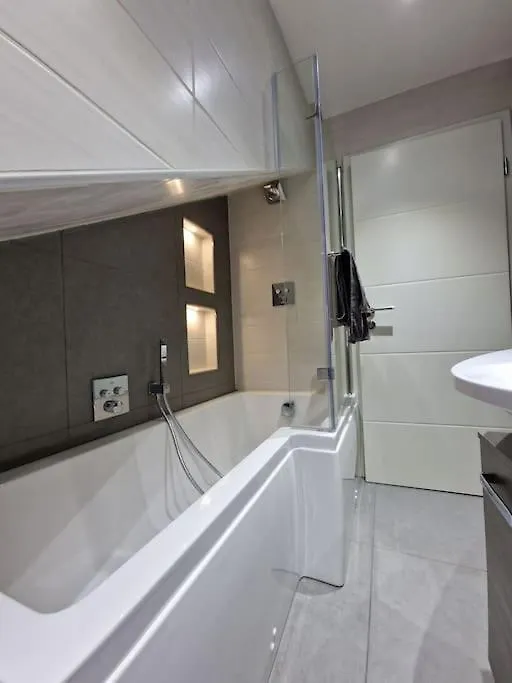 1,5 Zimmer Ferienwohnung Apartment In Ruhiger Lage Stadtnah Neu In Brunnthal