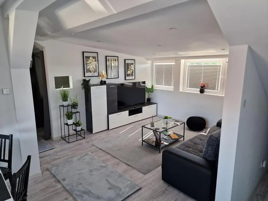 1,5 Zimmer Ferienwohnung Apartment In Ruhiger Lage Stadtnah Neu In Brunnthal