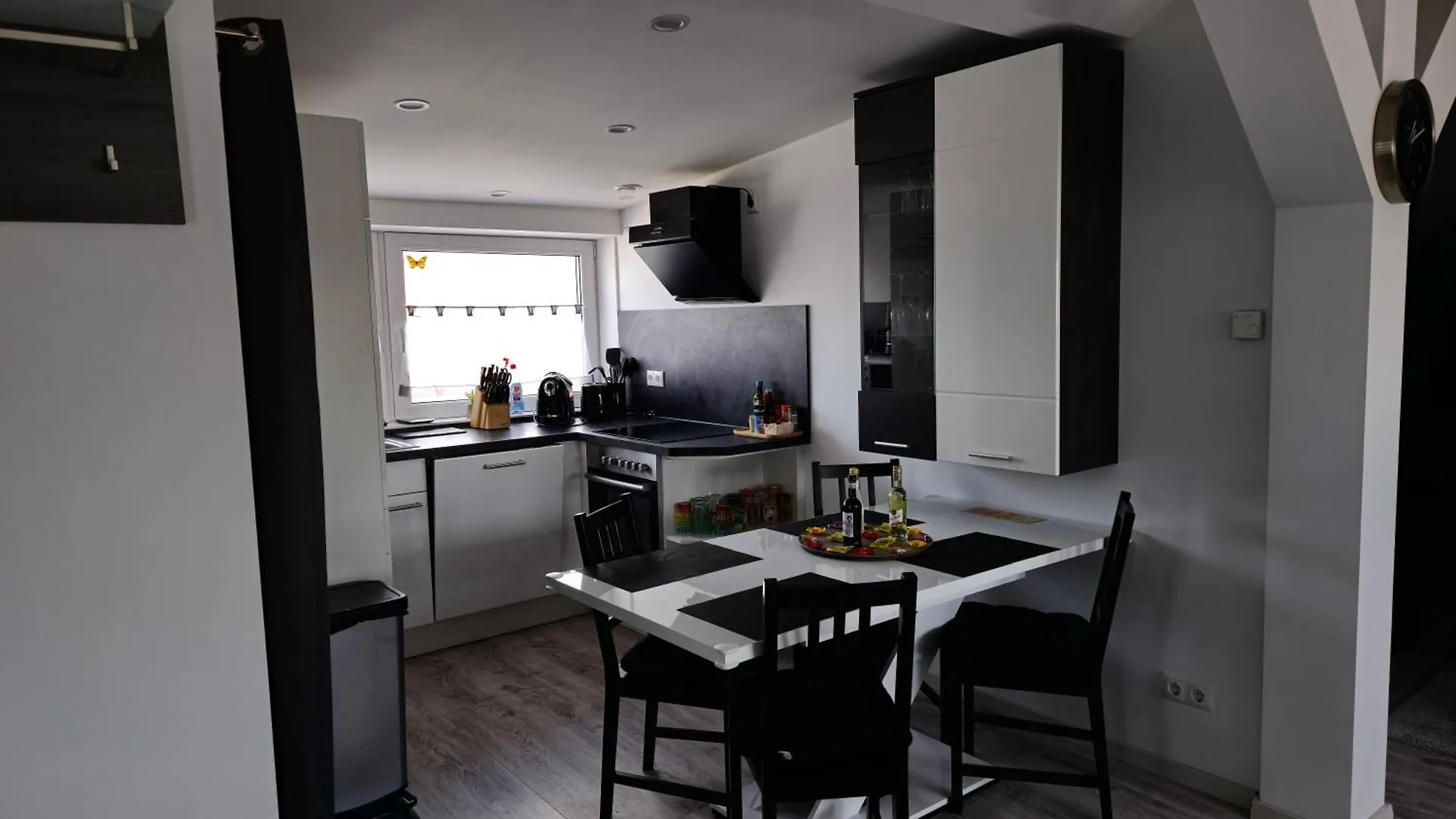 1,5 Zimmer Ferienwohnung Apartment In Ruhiger Lage Stadtnah Neu In Brunnthal 0*,