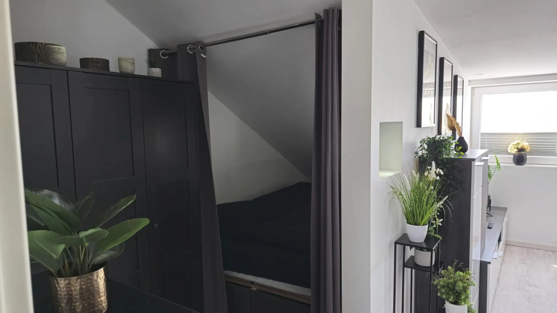 1,5 Zimmer Ferienwohnung Apartment In Ruhiger Lage Stadtnah Neu In Brunnthal 0*,  Germany